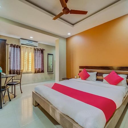 Oyo 18431 Hotel Celestee Grand 하이데라바드 외부 사진