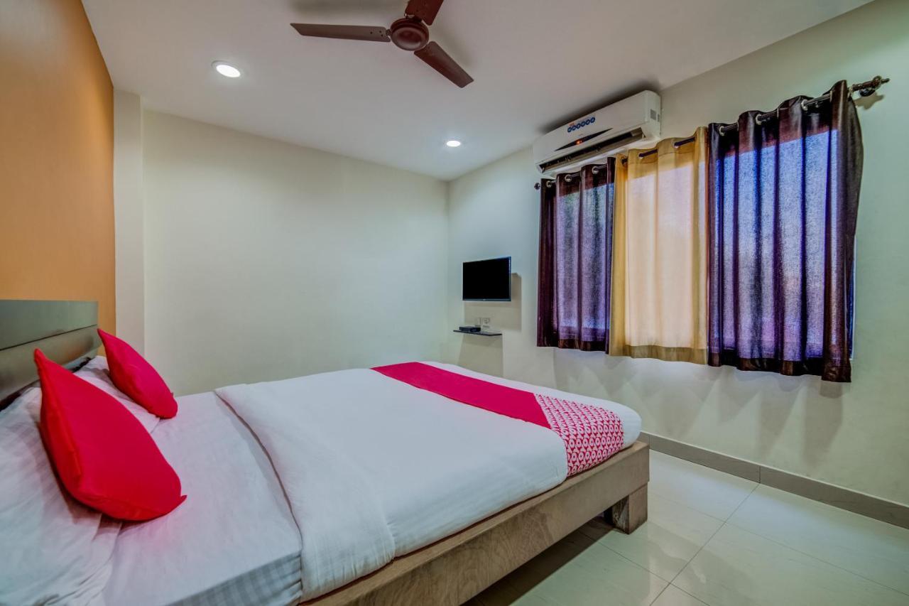 Oyo 18431 Hotel Celestee Grand 하이데라바드 외부 사진