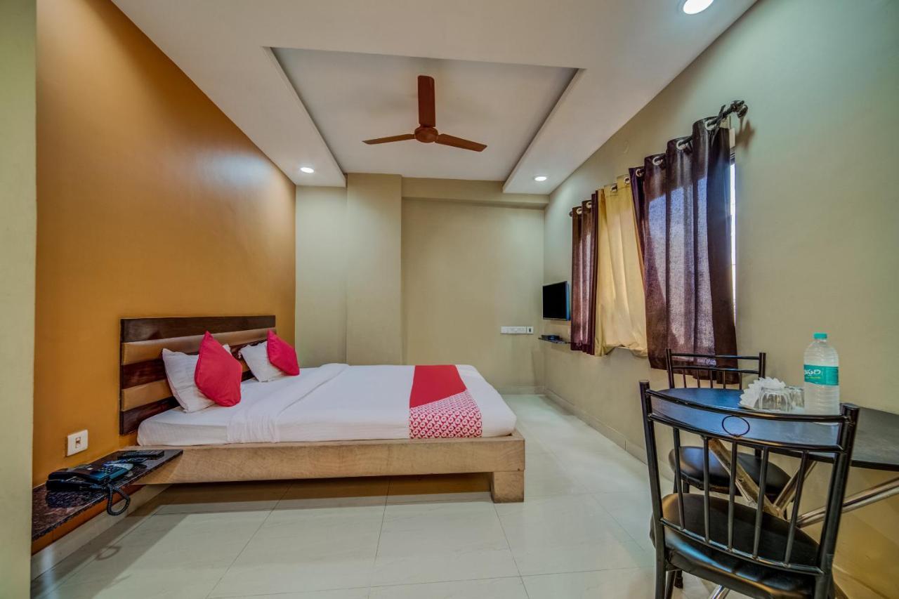 Oyo 18431 Hotel Celestee Grand 하이데라바드 외부 사진