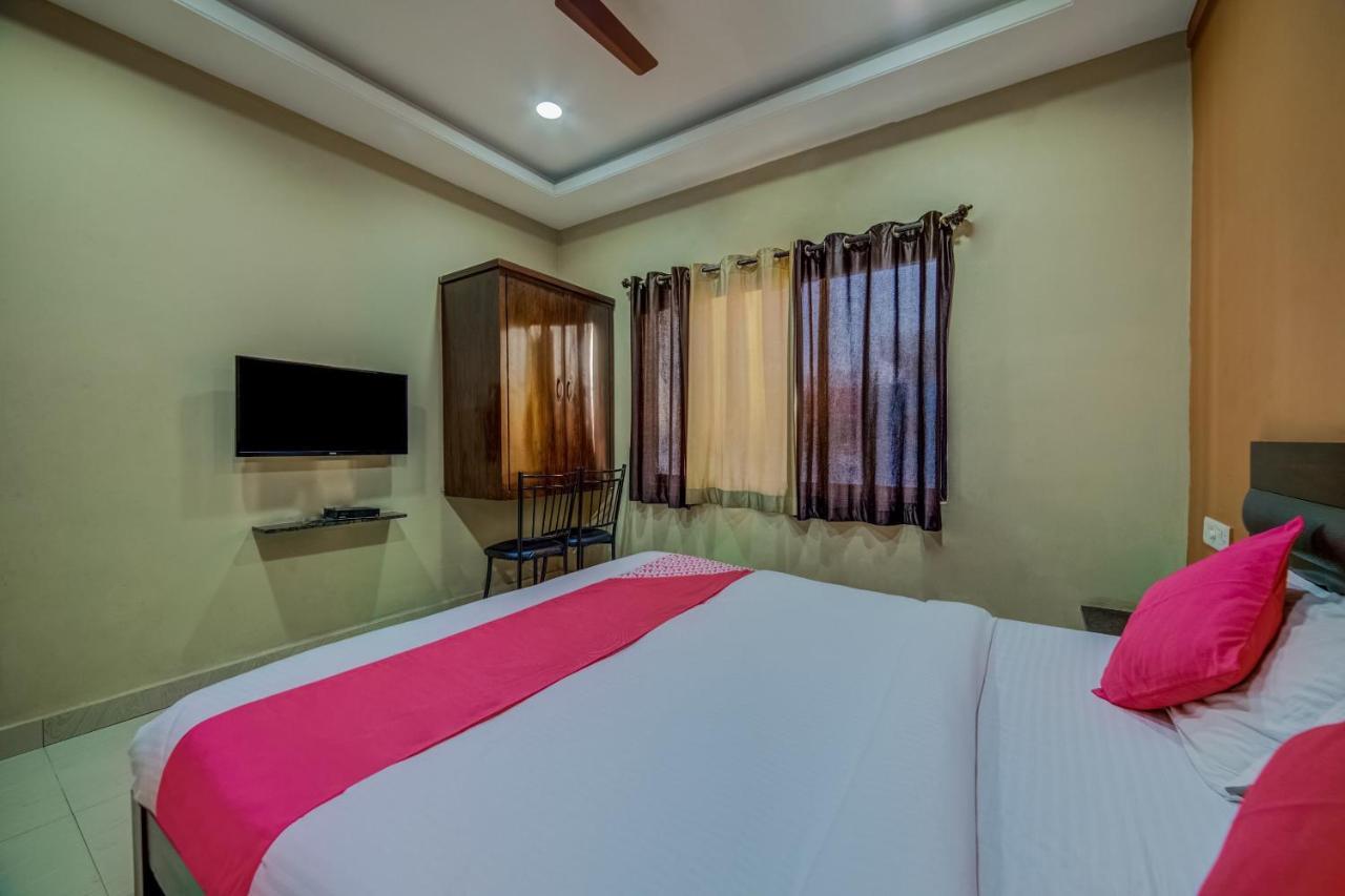 Oyo 18431 Hotel Celestee Grand 하이데라바드 외부 사진