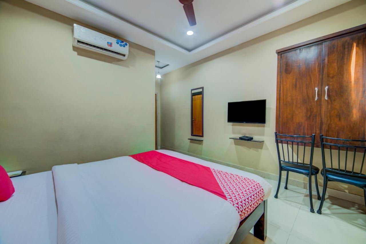 Oyo 18431 Hotel Celestee Grand 하이데라바드 외부 사진