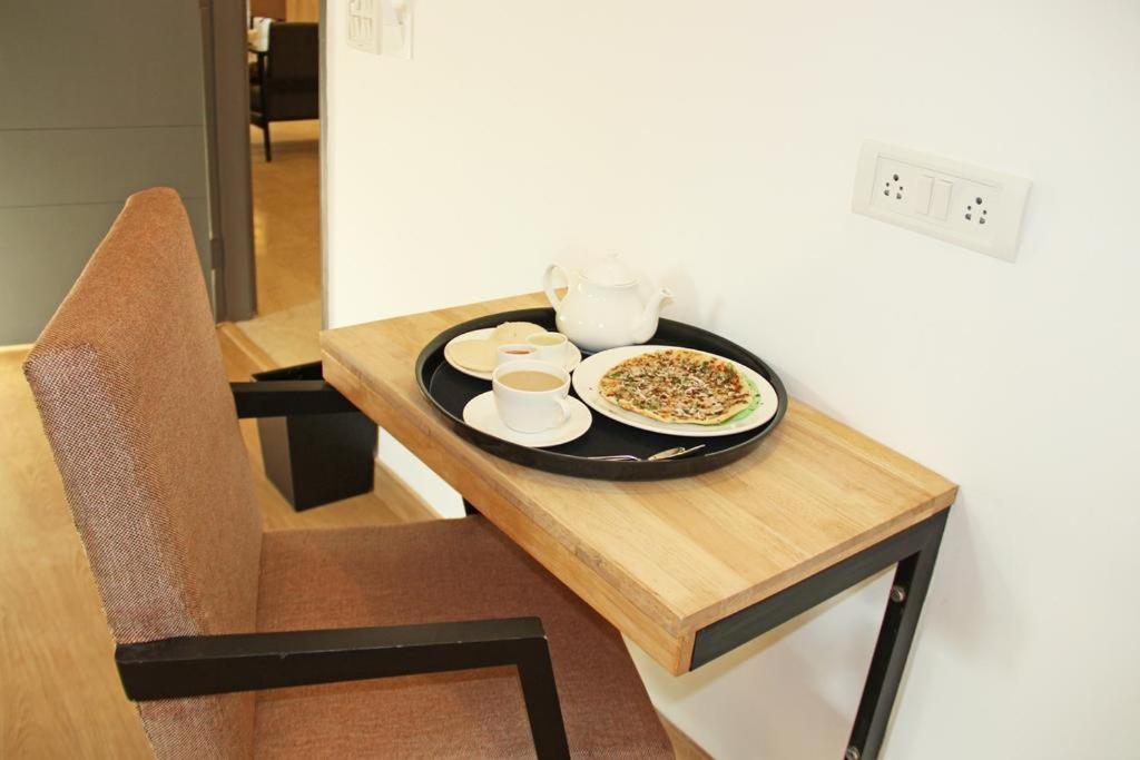 Oyo 18431 Hotel Celestee Grand 하이데라바드 외부 사진